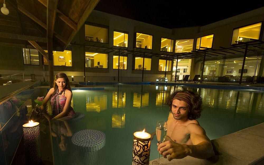 The Gold Beach Resort Daman Exterior foto
