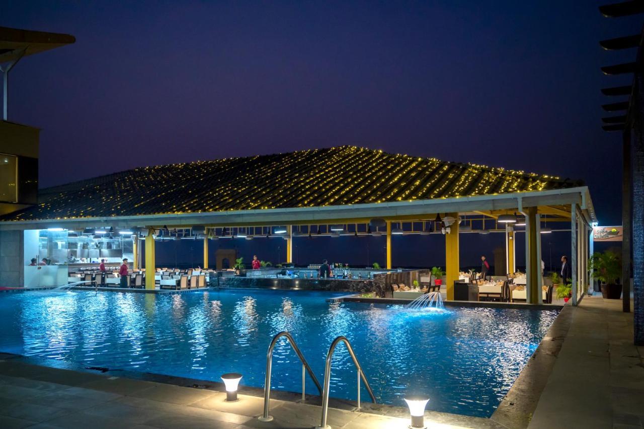 The Gold Beach Resort Daman Exterior foto