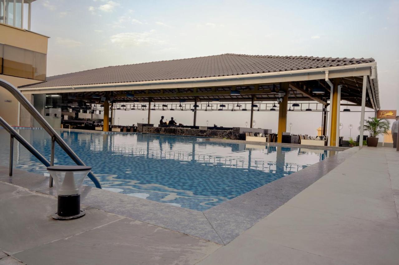 The Gold Beach Resort Daman Exterior foto